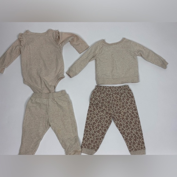 Toddler Girls Two Piece Outfits Lot of 2 - Picture 4 of 5